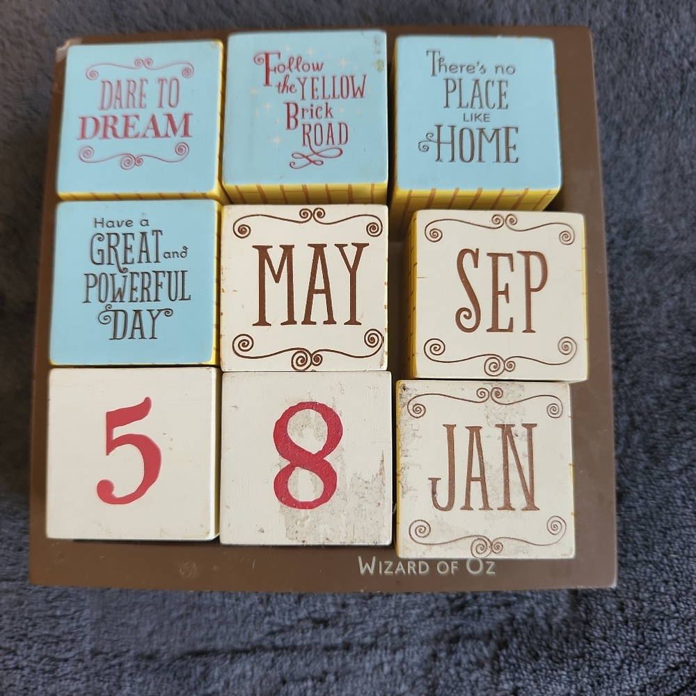 HALLMARK WIZARD OF OZ PERPETUAL CALENDAR New “THERE’S NO PLACE LIKE HOME